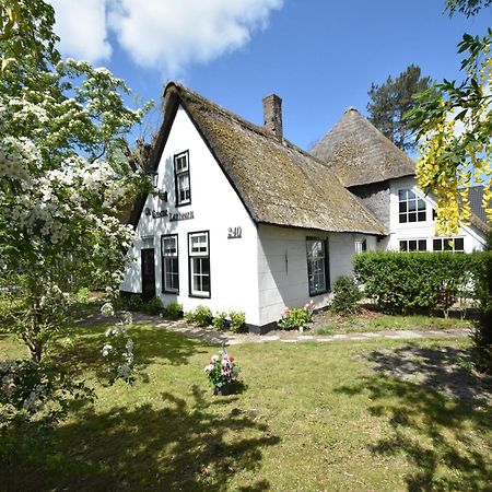 Luxuriously Restored Farmhouse With Trendy Interior Close To Sea And Forest 흐룻 외부 사진