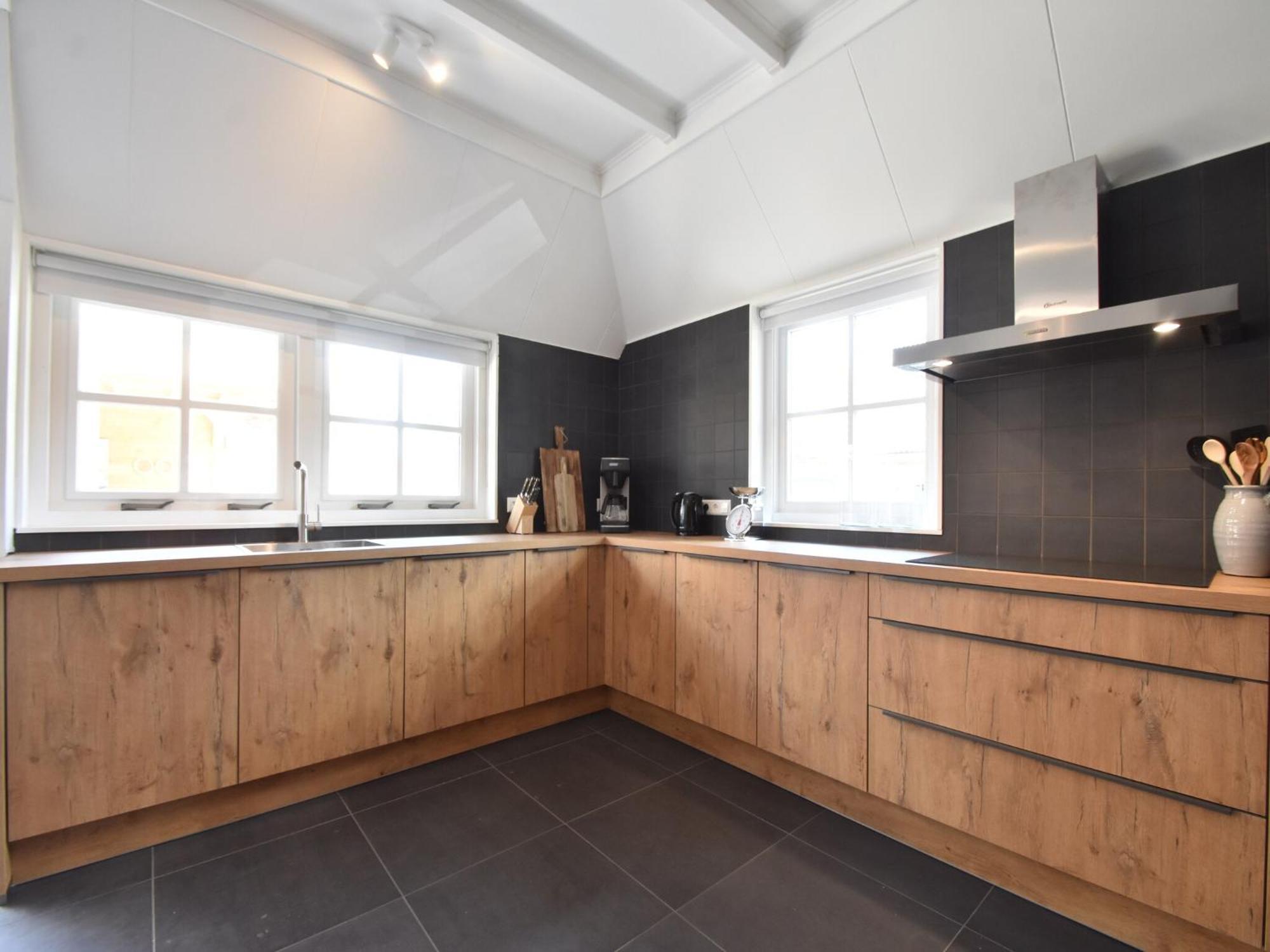 Luxuriously Restored Farmhouse With Trendy Interior Close To Sea And Forest 흐룻 외부 사진