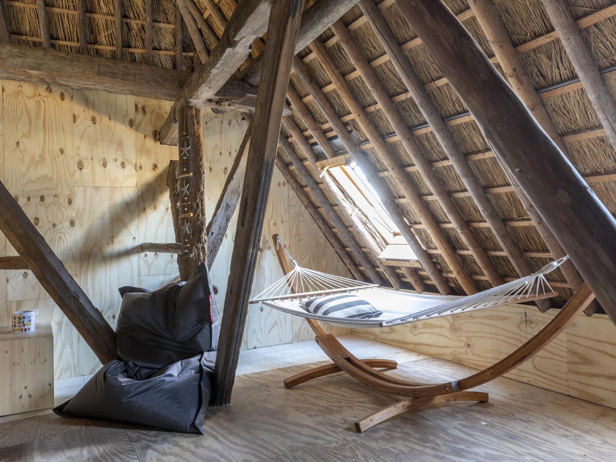 Luxuriously Restored Farmhouse With Trendy Interior Close To Sea And Forest 흐룻 외부 사진