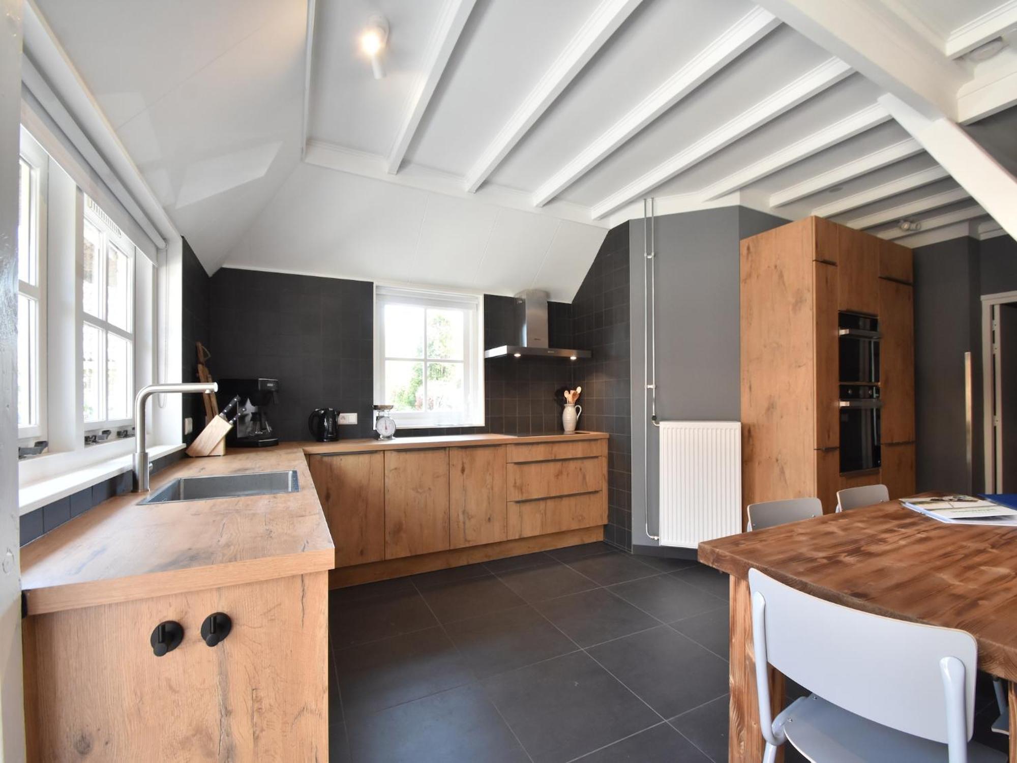 Luxuriously Restored Farmhouse With Trendy Interior Close To Sea And Forest 흐룻 외부 사진