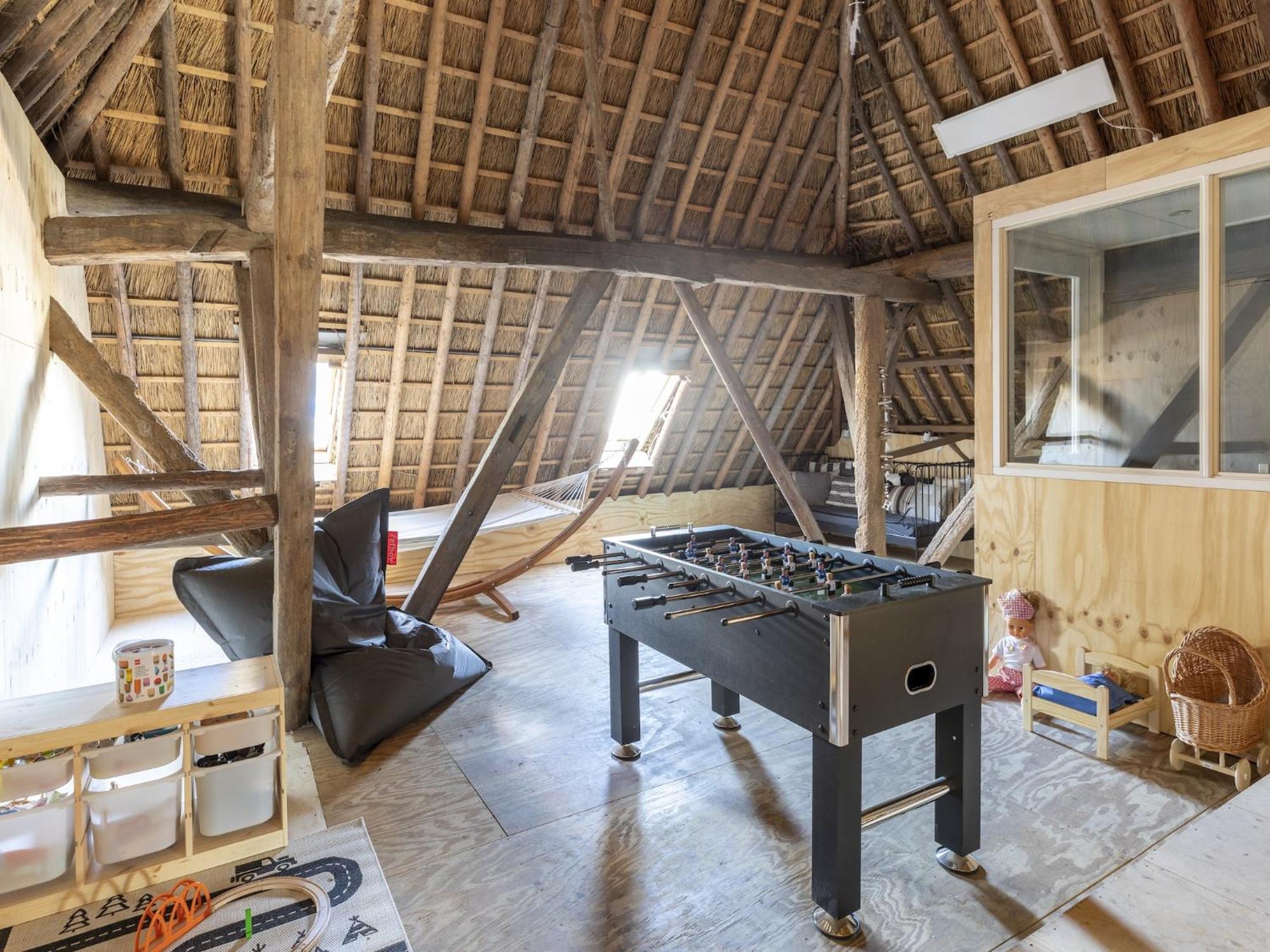 Luxuriously Restored Farmhouse With Trendy Interior Close To Sea And Forest 흐룻 외부 사진